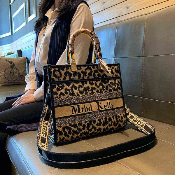 

factory online export designer tide brand ladies bag hong leather women's 2022 new printed zipper buckle high-capacity tote one shoulde