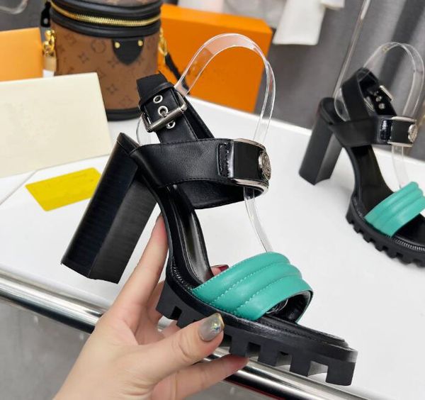 

2023 trend luxury designer women's sandals sandals loop strap strap decorative zipper outing beach white green buleparty 9cm heel, Black