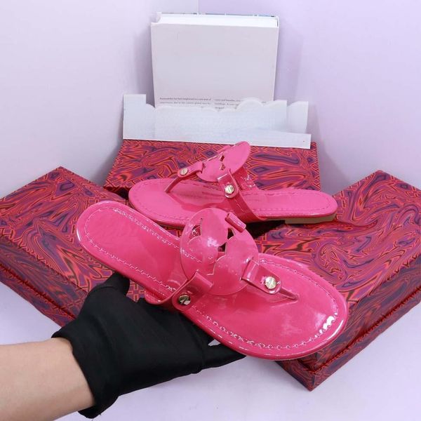 

women's slippers op36 hollow-out pattern classic non-slip summer flip-flops outdoor beach slippers 2022 designer big fashion brands in, Black