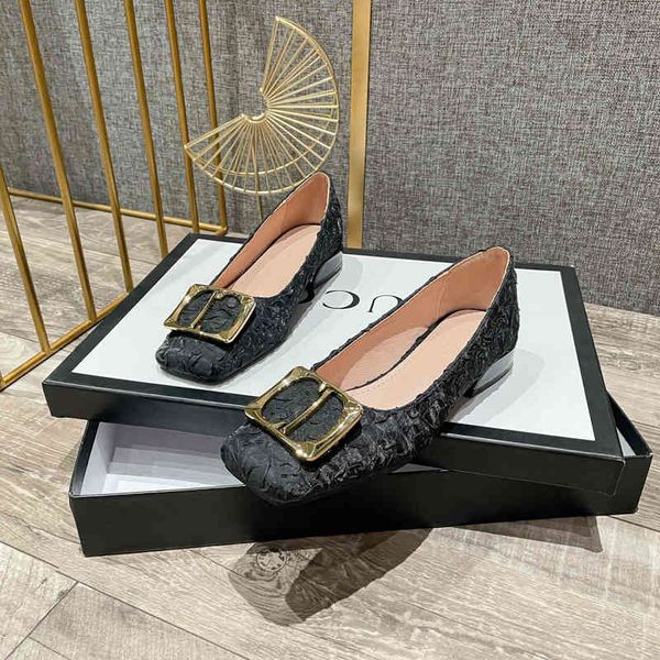 

plus size 41-43. spring and autumn new dress shoes, square toe gold button heel height 3cm, silk fabric, designer production. classic,, Black