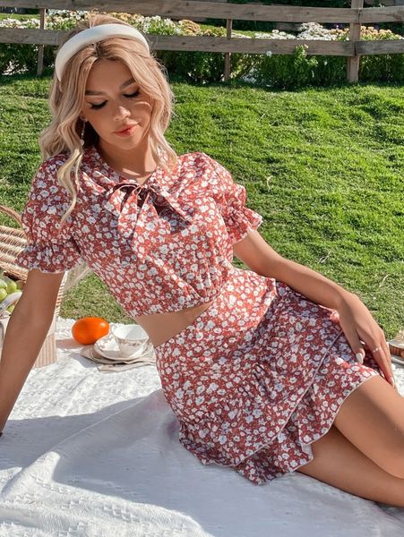 

ditsy floral tie front crop & layer hem skirt i4fh#, White