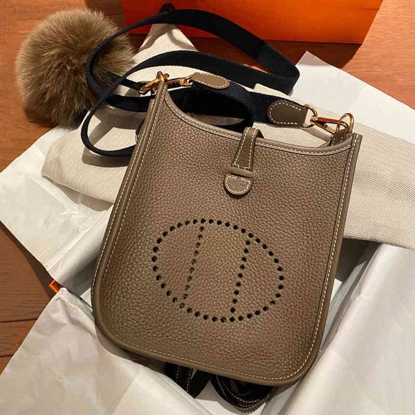 

50% off factory clearance handbag leather bucket woven wide shoulder strap single portable, Black;red