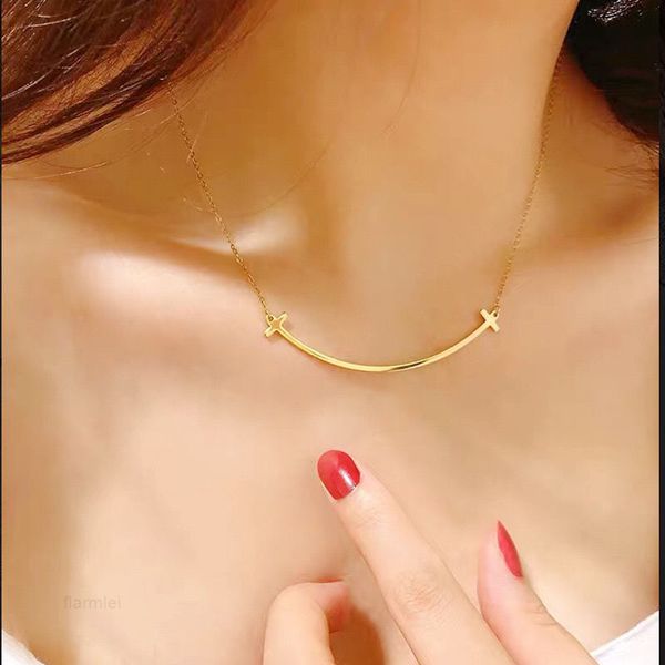 

g7mg colorfast and non allergic titanium steel color preserving simple smooth radian golden smiling face smiling t family clavicle necklace, Black