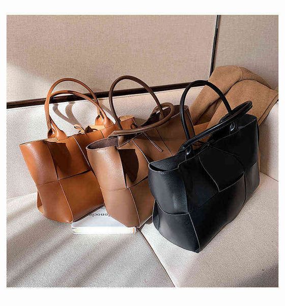 

large bag female 2022 new korean textured shoulder large capacity woven tote bag portable women's