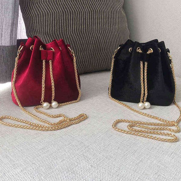 

2022 vintage sweet wine red velvet womens crossbody gold metal chain drawstring bucket bag banquet party small clutches handbags g220526