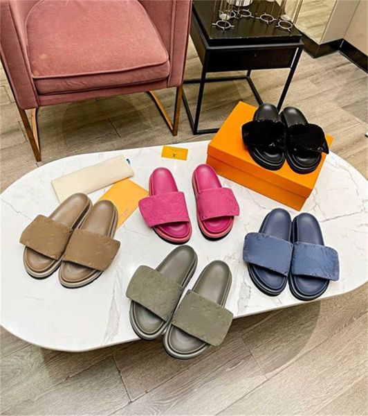 

famous brand classic luxury summer men's and women's l embossed slippers v designer fashion high-quality cowhide sheepskin lightwe, Black
