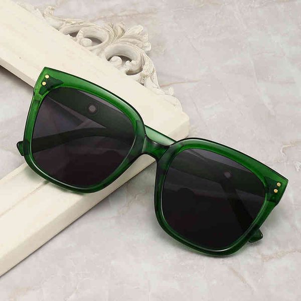 

new personalized metal hinge red factory fashion ladies sunglasses shop, White;black