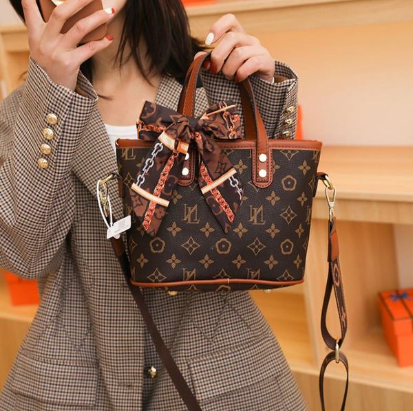 

underarm bag luxury large capacity tote bag printed shoulder bags