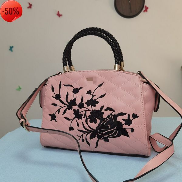 

fashion luxury designergs lady embroidered lingge carry single shoulder messenger bag handbag