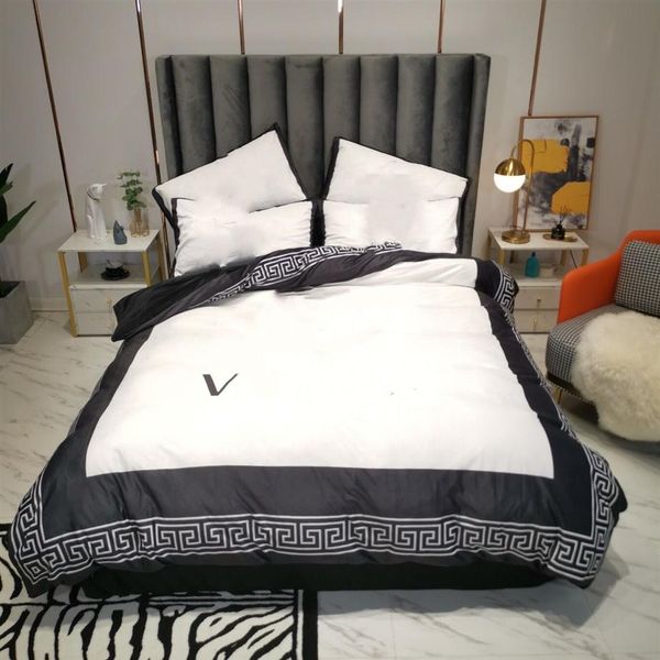 

luxury white designer bedding sets duvet cover velvet fashion  bed comforters sets cover 4 pcs pillow cases duvet cover home 197o
