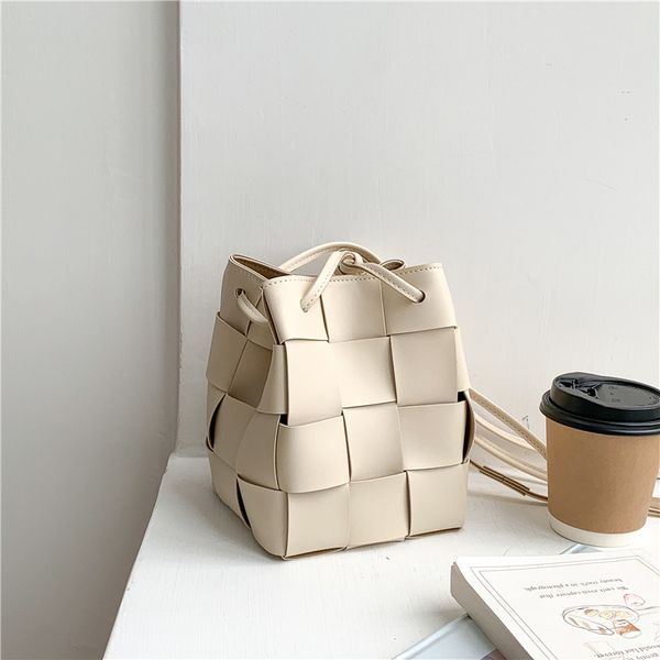 

designer bag crossbody bucket bags with woven and pleats drawstrings 18cm