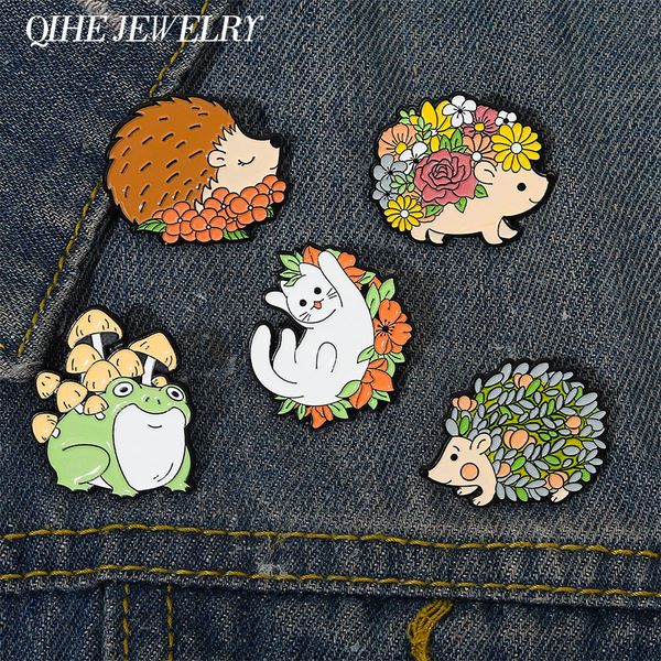 Flor Animal Pin Pin Floral Hedgehog Frog Broche Badge Plant Plant Mushroom Metal Lapel Bag Jewelry Friends Wholesale