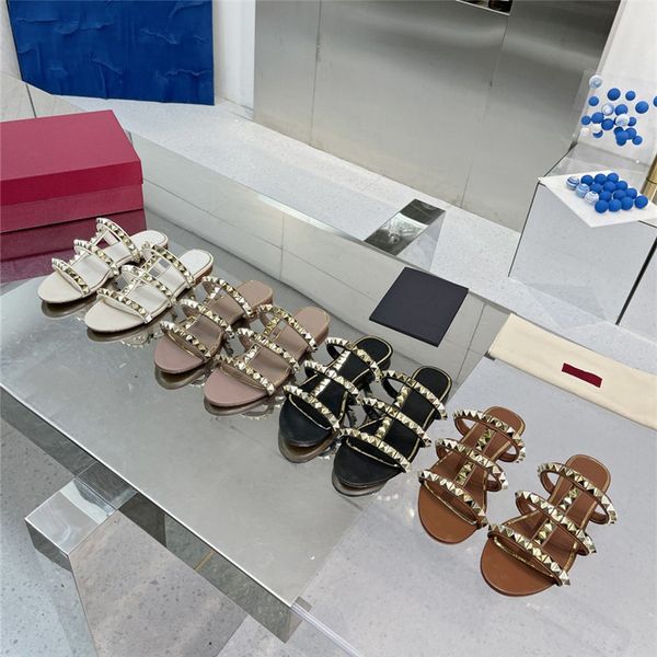 

22ss flat stud sandals luxury designers tone ladies classic fashion new spring summer ladies beach party dress shoes, Black