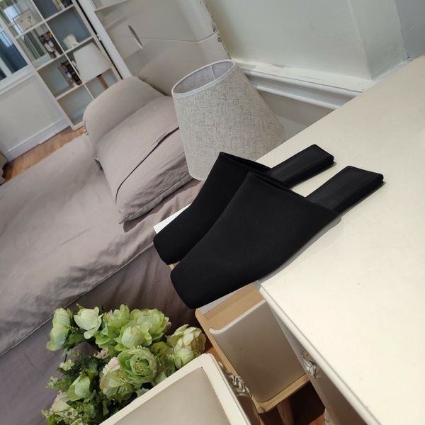 

2022 fashion designer dress shoes ladies high heels exquisite and comfortable strap women letters short leather material size35-41, Black