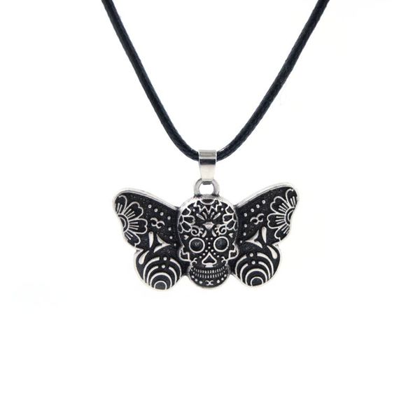 Colares pendentes Moth Dead Head Mystical Circle Símbolo esotérico Símbolo sagrado Sinal de colar de borboleta gótica da lua