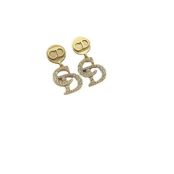 

round full brilliant diamonds star red femininity earrings, Black