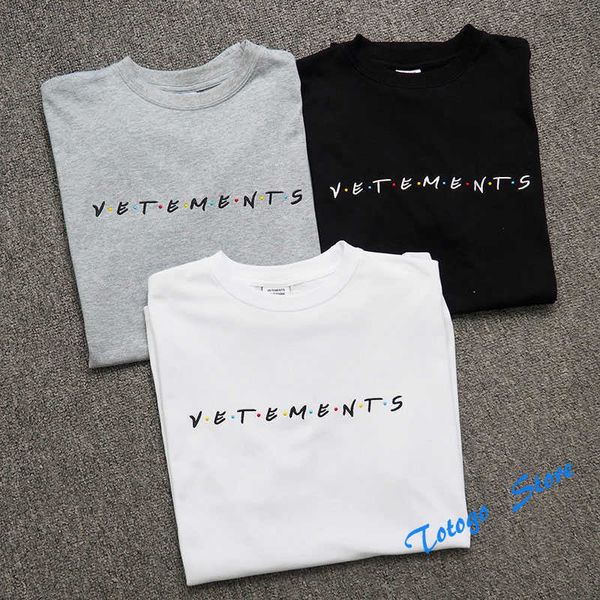 Çok renkli işaret nakış vetementleri T-Shirt Erkek Kadın Yüksek Kaliteli Basit Klasik VTM Tee Tips Vetements Kısa Kollu