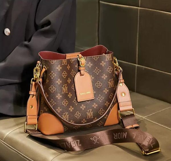 

brand luxury design presbyopic bucket bag 2022 women's fashion retro style one shoulder crossbody bags printed color handbag, Black;red