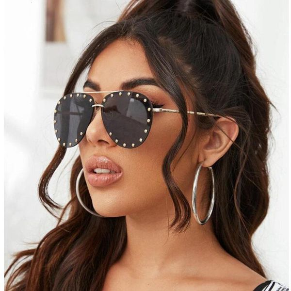 

classic metal frame round sunglasses for women men brand designer alloy mirror sun glasses vintage eyeglasses female gafas, White;black