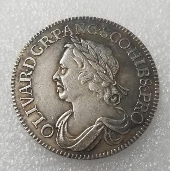 

replica 1658 great britain 1/2 british crown
