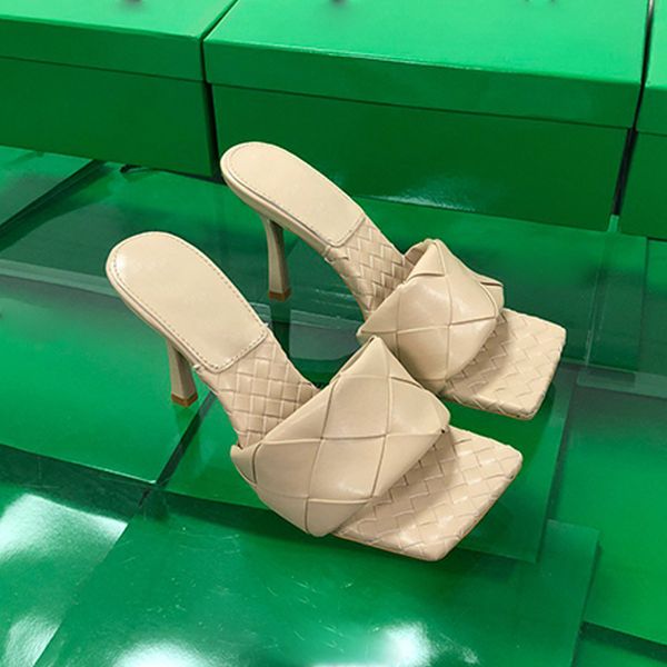 

2021 designer ladies leather flat slippers woven non-slip wearable sandals high heels slippers size 9.5cm 35-42 with box apricot, Black