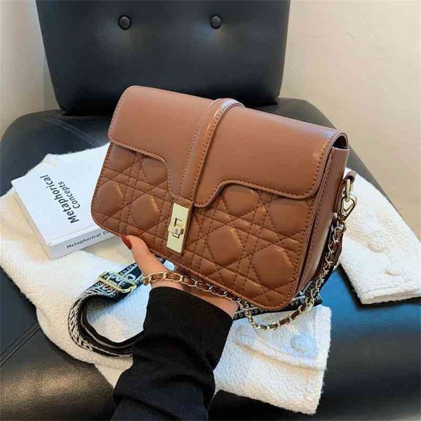

autumn new fashion embroidered thread lingge women's chain messenger small square tide 80% off purse sales