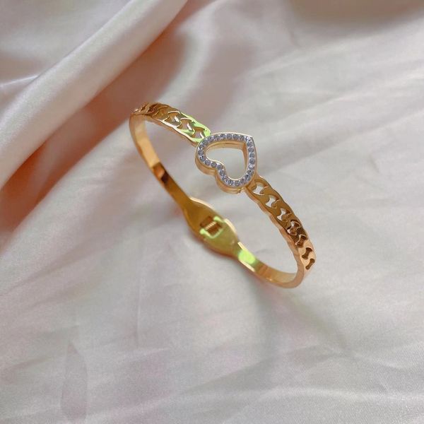 

fashion simple diamond inlaid love bracelet female version versatile light luxury romantic long-term niche design style, Black