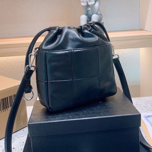 

bucket bags crossbody totes luxury designer brand fashion shoulder shopping handbags quality women chains phone bag wallet metallic large