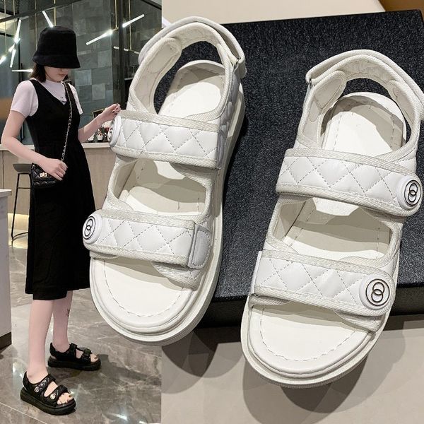 

sandals designer xiaoxiangfeng sandals 2021 summer new fairy wind beach magic stickers muffin thick soled sports flat women's shoesbriw, Black