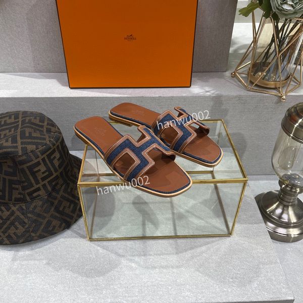 

2022 designer slipper designer sandals cute cool women's flat bottom leisure magic button with lazy slippers size34-42, Black