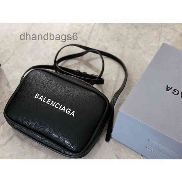 

designer handbagbag 2022 bags women balencaigass b home hourglass leather one shoulder diagonal handbag fashion crocodile pattern vers lquo