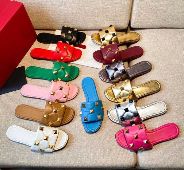 

2021 luxury designer women sandals rivet flats slippers studded summer fashion classic leather sandal, Black