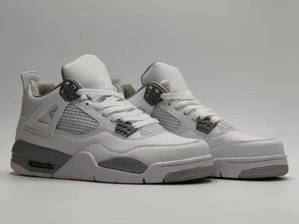 

woman 4 basketball university blue university shimmer metallic jumpman basketball paris shimmer thunder fire red, Black