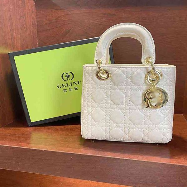 

factory direct sale texture small fragrance princess of wales 2022 fashion new lingge hand messenger leisure and versatile foreign style des