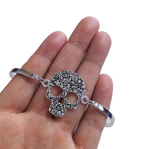 Casual Splendido gotico fatto a mano Fine Zucchero Teschio Bracciale rigido Bracciale Gioielli Regali di Halloween Bracciali per donna Regalo uomo