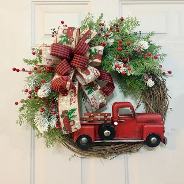 2022 Decoração de natal Decoração de caminhão vermelho Porta de grinalda pendurada Janela da fazenda Decoração da porta da frente Christmas Bow Berry Winter Wreath C0622X09