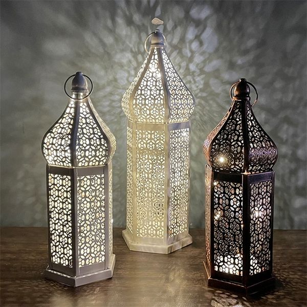 Weihnachten Ramadan Marokkanischen Retro Hohl Led Wind Lampe Eisen Laterne el Hause Schlafzimmer Wohnzimmer Atmosphäre Dekorative Lampe 220527