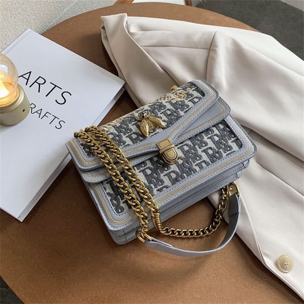 

20% off 2022 new fashion trendy bags hong kong retro women's able western style one shoulder small square net red texture chain messeng