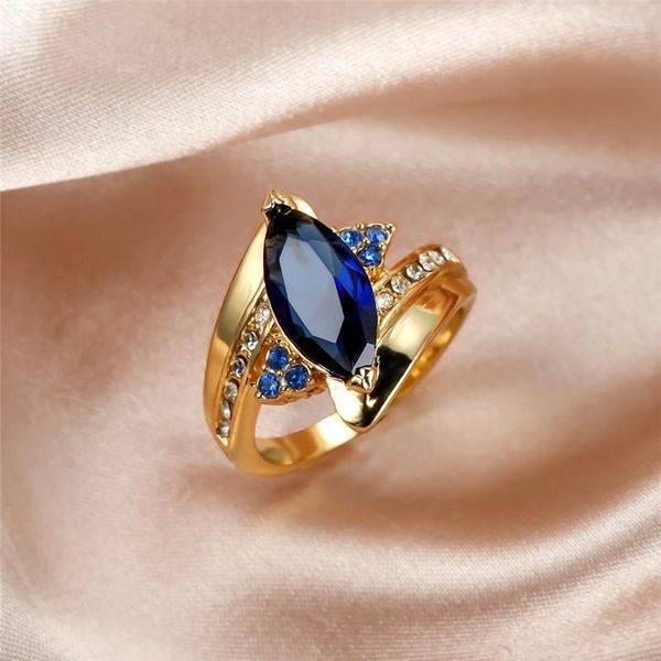 Fedi nuziali Luxury Marquise Blue Zircon Stone Ring Vintage Fashion Yellow Gold Crystal Fidanzamento per donna Uomo Gioielli Regali Wynn22