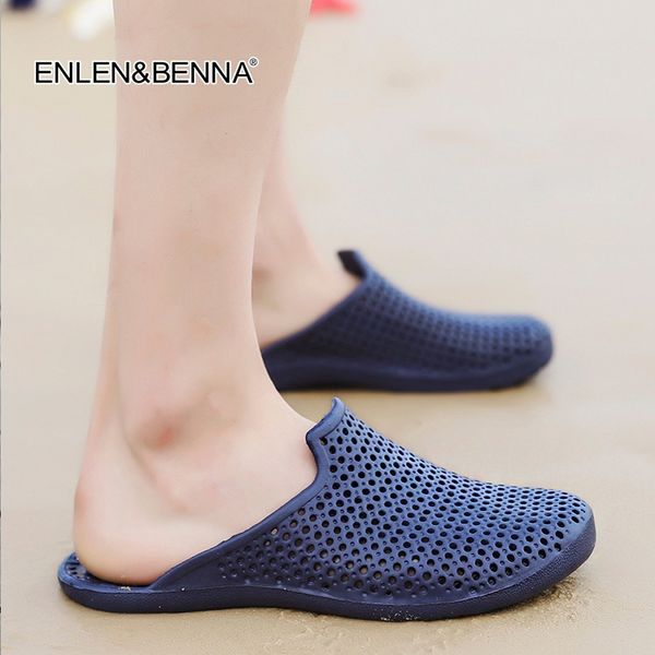 Erkekler için bahçe tıkanma ayakkabıları hızlı kurutma yaz plajı terlik düz nefes alabilen açık sandalet erkek bahçe ayakkabıları flip floplar 210301