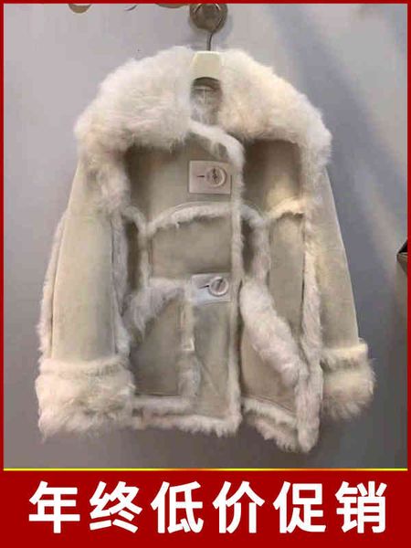 

women's two piece pants winter fur coat women's french minority small fragrance integrated thickened warm jacket, White