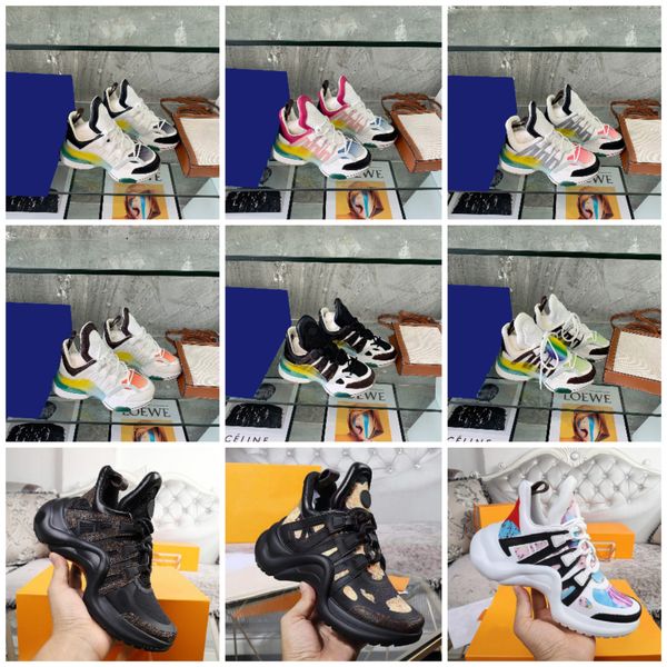 

men and women casual shock-absorbing dad shoes leather breathable outdoor sports heightening jogging shoes fashion classic sizes 35-44, Black