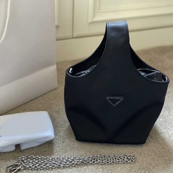 

fashion designer handbags tote bag drawstring small bucket handbag chain strip shoulde size of 15 * 14cm with box
