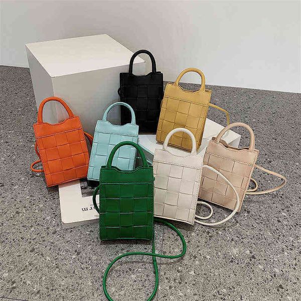 

woven mobile phone bag female spring and summer new portable small square korean personalized single shoulder messenger bag 220517