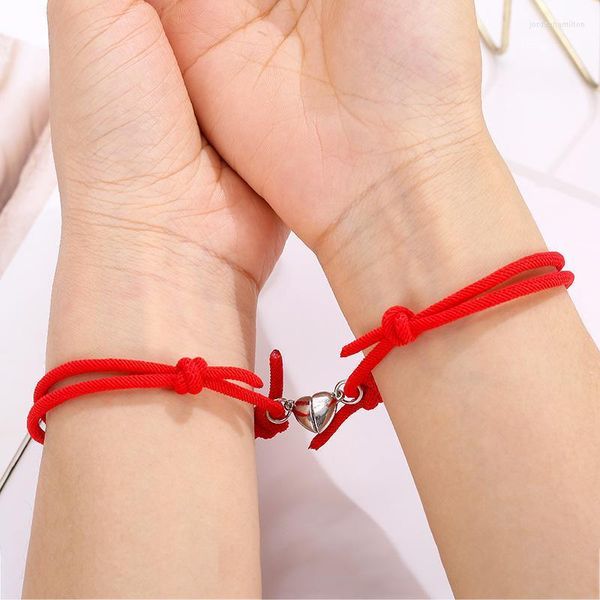 Ziehen Sie Paare-Armbänder an, Freund-Armband, rotes Seil, weben, herzförmiger Magnet für Liebhaber, Fernschmuck, Gliederkette