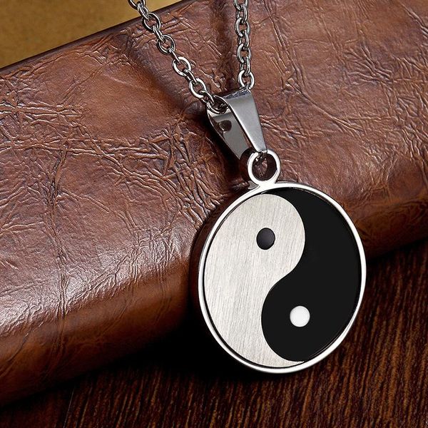 Collane con ciondolo Collana classica cinese Tai Chi Yin Yang Bakkui Colore argento / nero Pendente rotondo in acciaio inossidabile 316L