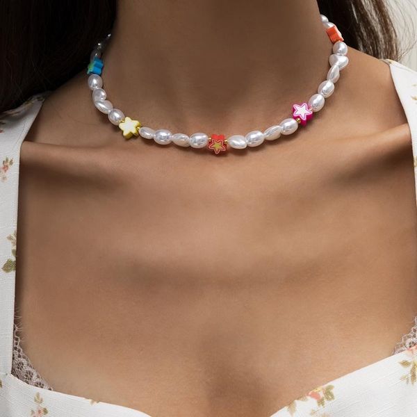 Collane con ciondolo Boho Girocollo con perle di perle Bella colorata piccola margherita Fiore Summer Beach Party Gioielli per donne Pendente regalo