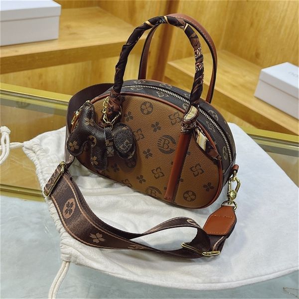 

this year's popular new fashion geometric printing portable single women's autumn trend with messenger 80% off purse sales