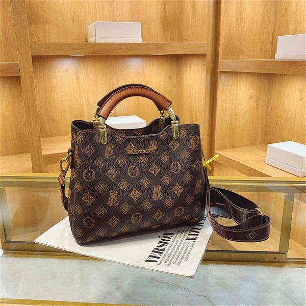 

women's fashion old flower single high-capacity messenger 80% off wholesale factory