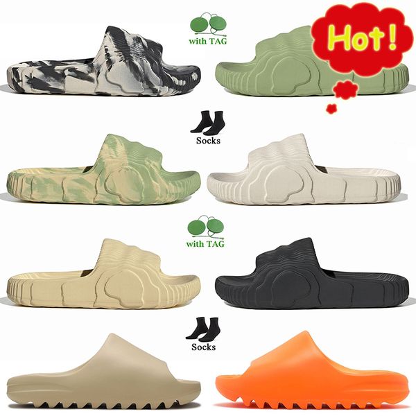 

2022 fashion adilettes 22 slides women mens beach shoes black grey desert sand onyx magic lime pure enflame orange bone outdoor sandals
